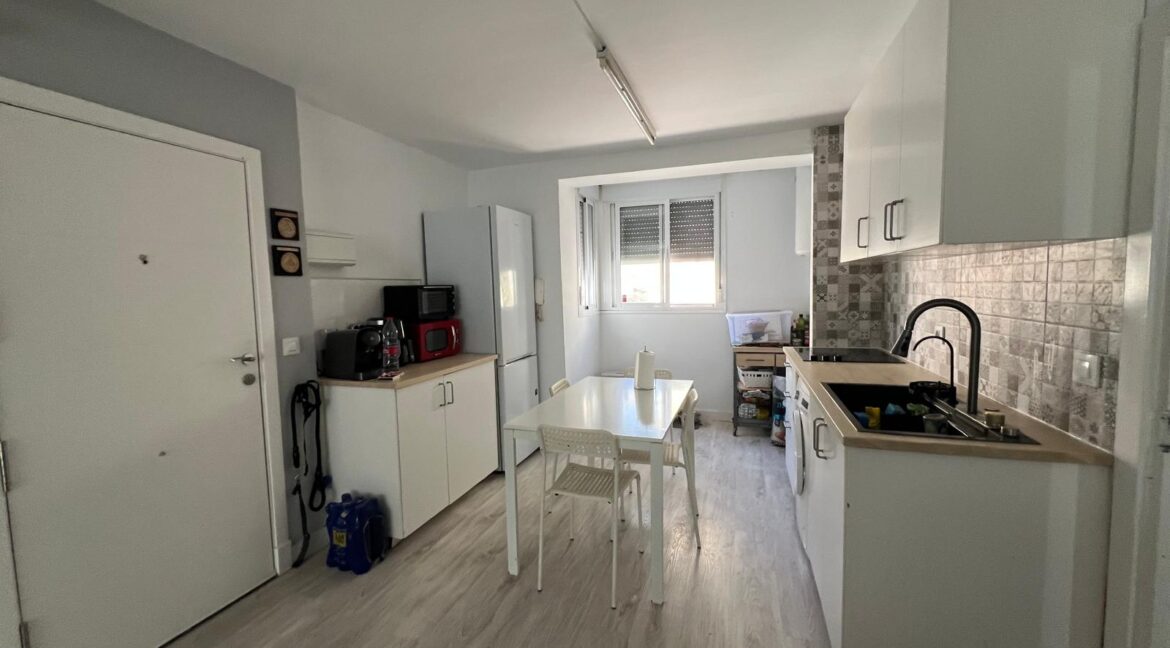 5805191e-7656-4b75-8e04-b9f8686a5f12